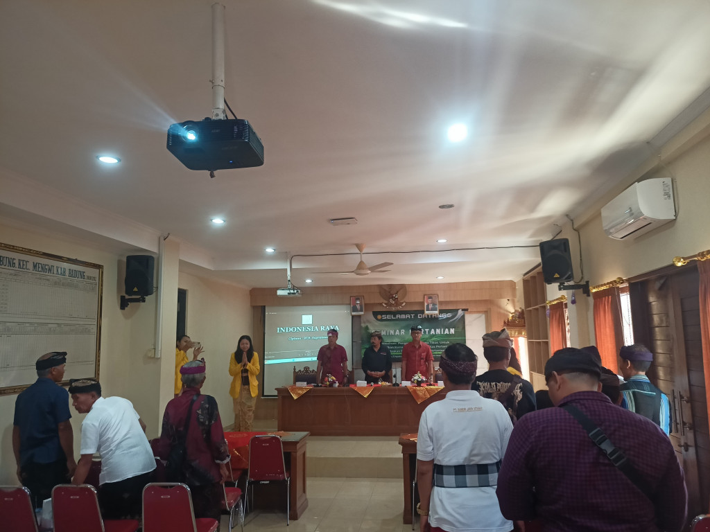 Pelaksanaan Seminar Pertanian yang diadakan Oleh KKN dari Universitas Hindu Denpasar